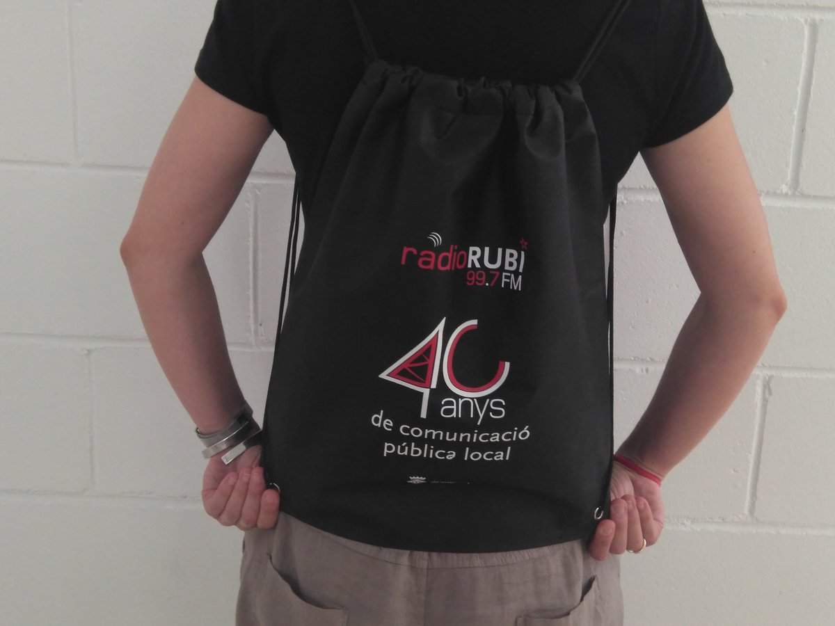 A partir de demà programes especials a l'estudi mòbil del carrer Maximí Fornés. Passa per l'estand de la ràdio i emportat una motxilla del #40anysRadioRubi #FMRubí2019 radiorubi.fm/component/k2/i… #rubicity