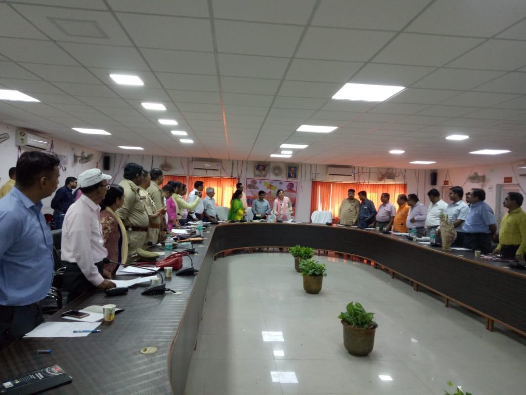 upmsme's tweet photo. एम0एस0एम0ई0 दिवस के शुभ अवसर पर जनपद #बाराबंकी में मुख्य विकास अधिकारी महोदया जी एवं अपर जिलाधिकारी महोदय जी की अध्यक्षता में मण्डल स्तरीय विभागीय अधिकारियों द्वारा उद्योग बन्धु समिति की बैठक का सफ़ल आयोजन किया गया । #MSME_DAY #MSMEDAY2019 @Satishmahanaup https://t.co/HcM1qiIAWU