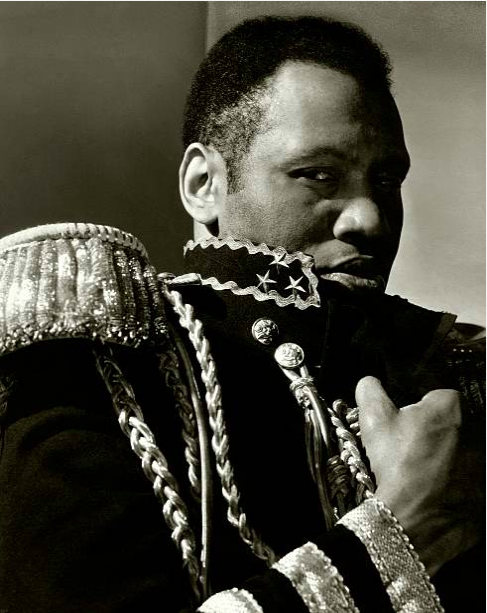 dean_frey's tweet photo. #InPerformance
Paul Robeson in Eugene O'Neill's Emperor Jones
Photo: Edward Steichen for Vanity Fair, 1933 https://t.co/Yhg1ziFvVM