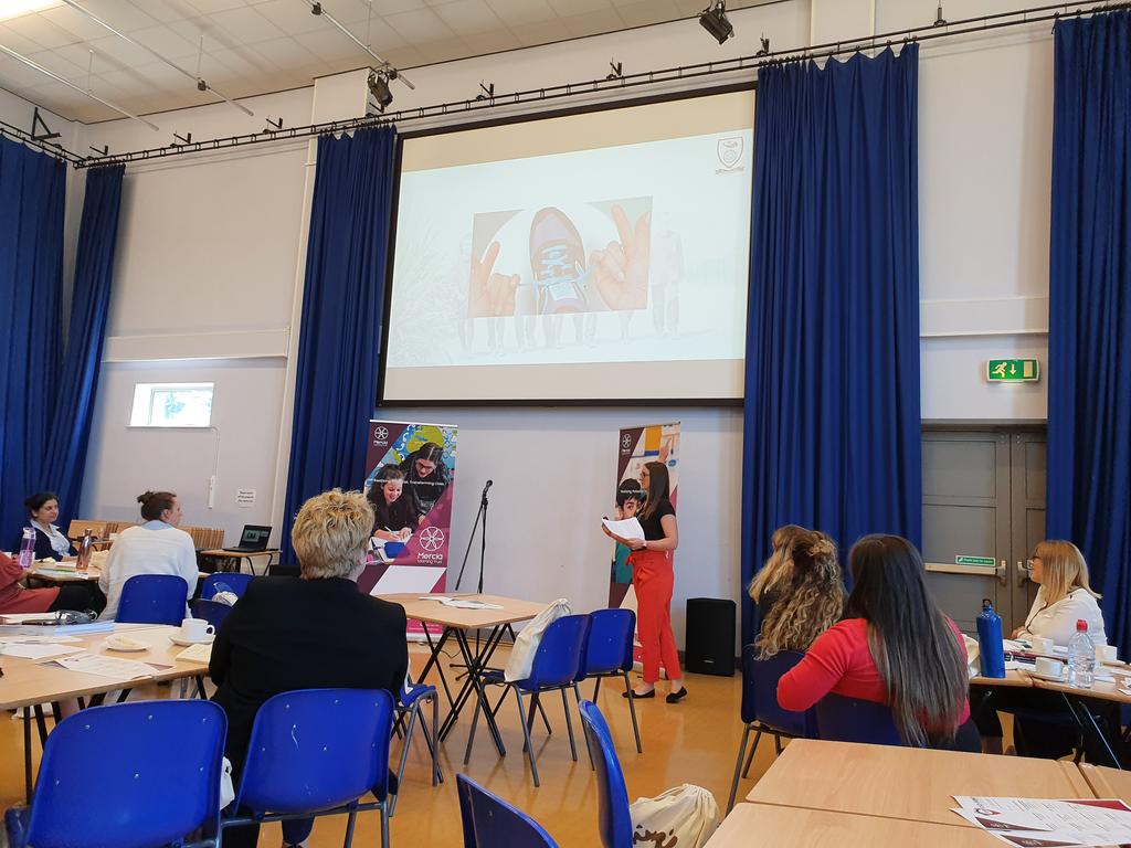 Great to hear <a href="/N_Illingworth/">Miss Illingworth</a> talking on modelling. Go team maths! #MerciaMeet