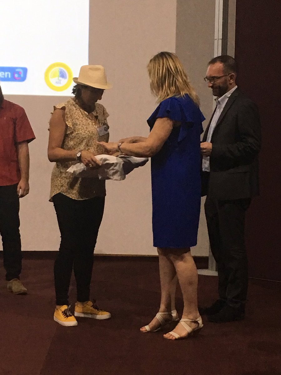 INSPECreteil's tweet photo. Les résultats sont tombés ! 3e prix : Fanny Pranchère @EspeLimoges, 2e prix : Léna Baisset @ESPE_Bretagne et 1er prix : Malaurie Princet-Vafopoulos @ESPEAixMrs ! Et le prix du public est attribué à Hélène Cataldi-Borsotto @ESPEMartinique ! Bravo à tous ! https://t.co/RDRPSNYToF