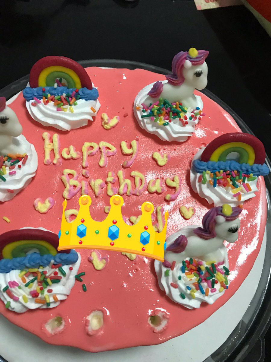 ourteachingadv1's tweet photo. Ice cream cake is the best. #yummy #happybirthday #icecreamcakes #students #birthday #happybirthday https://t.co/nFWKLqfBay