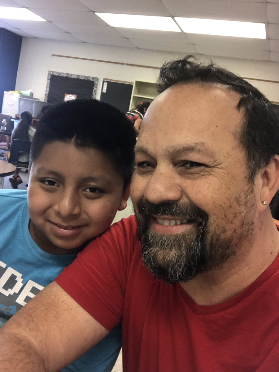 RasecV's tweet photo. Another fun day at Woodland! Kids received Yucca Plants today!/Otro día divertido en Woodland! Los niños recibieron plantas de yuca hoy! @KristinPeoples https://t.co/KInQwk0O3W