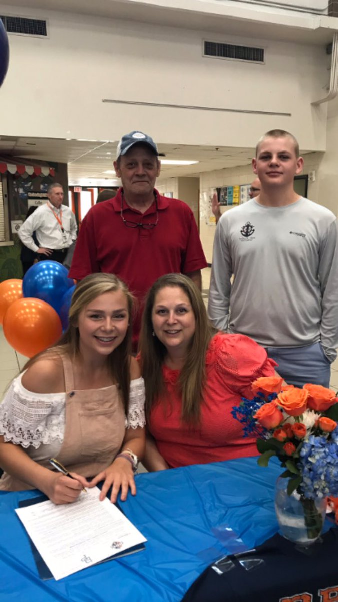 We are pleased to be able to start our women’s pole vaulting program with this young lady right here! Emily Bandy is from Lilburn, GA and is going to make an impact for was right away. Congrats Emily!