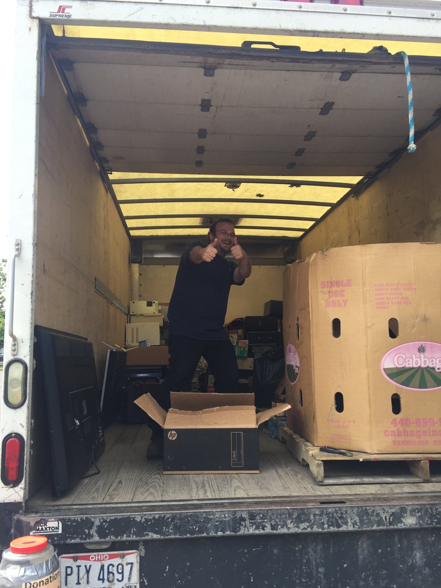 GroundWorkgroup's tweet image. We had a blast at our 2019 E-Waste Recycling Drive and are so grateful for our nonprofit partners who helped make it a success including Community Housing Network, @BBBSCentralOH, @ColumbusJCC, APSI, and more! Here are a few highlights from our day!