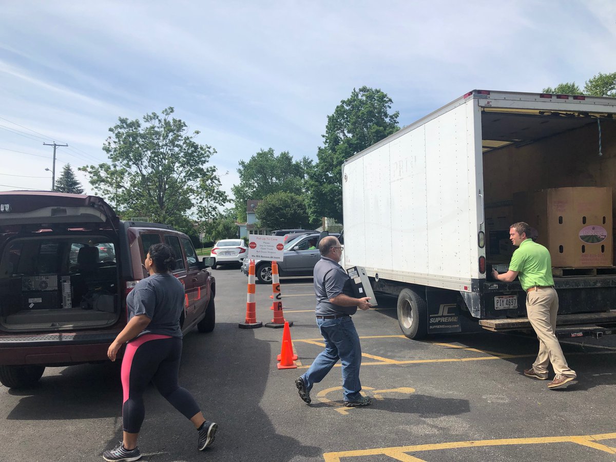 GroundWorkgroup's tweet image. We had a blast at our 2019 E-Waste Recycling Drive and are so grateful for our nonprofit partners who helped make it a success including Community Housing Network, @BBBSCentralOH, @ColumbusJCC, APSI, and more! Here are a few highlights from our day!