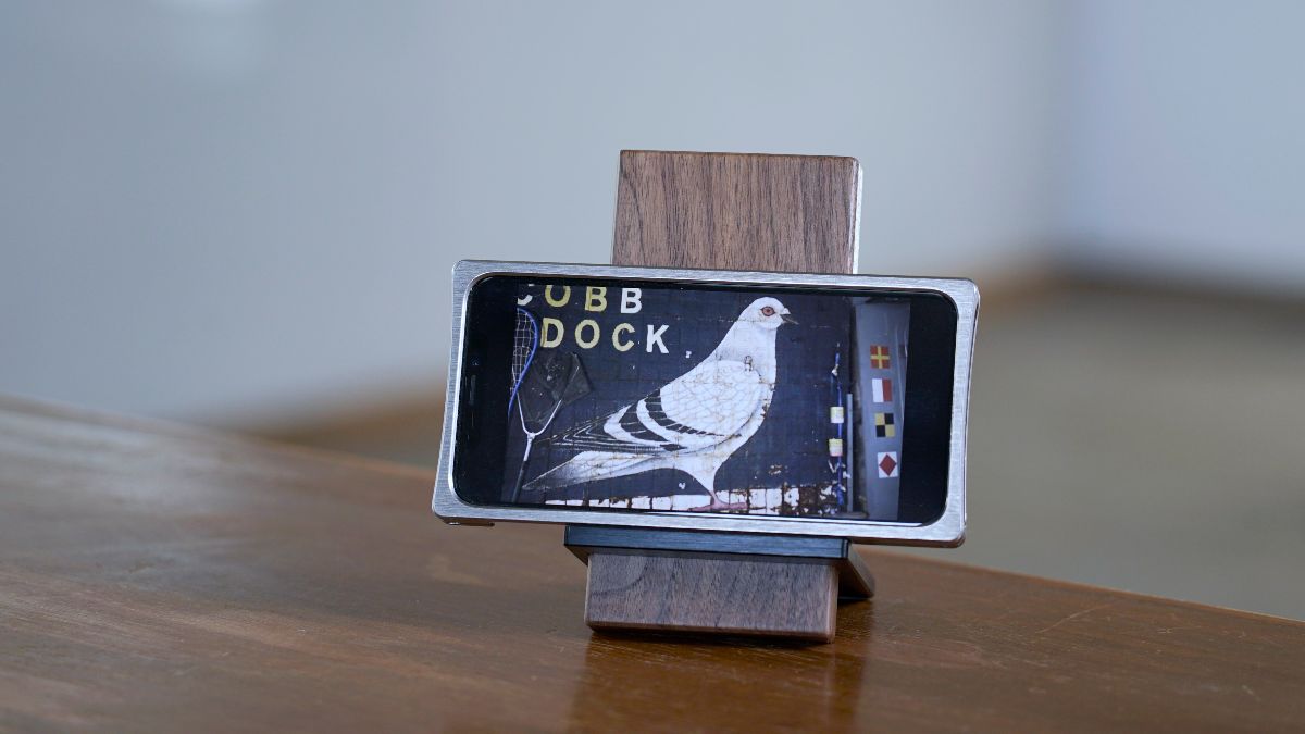 exovault's tweet photo. The Duke Riley Limited Edition Case on one of our black walnut Charging Stands! https://t.co/iBSBQQWCLd