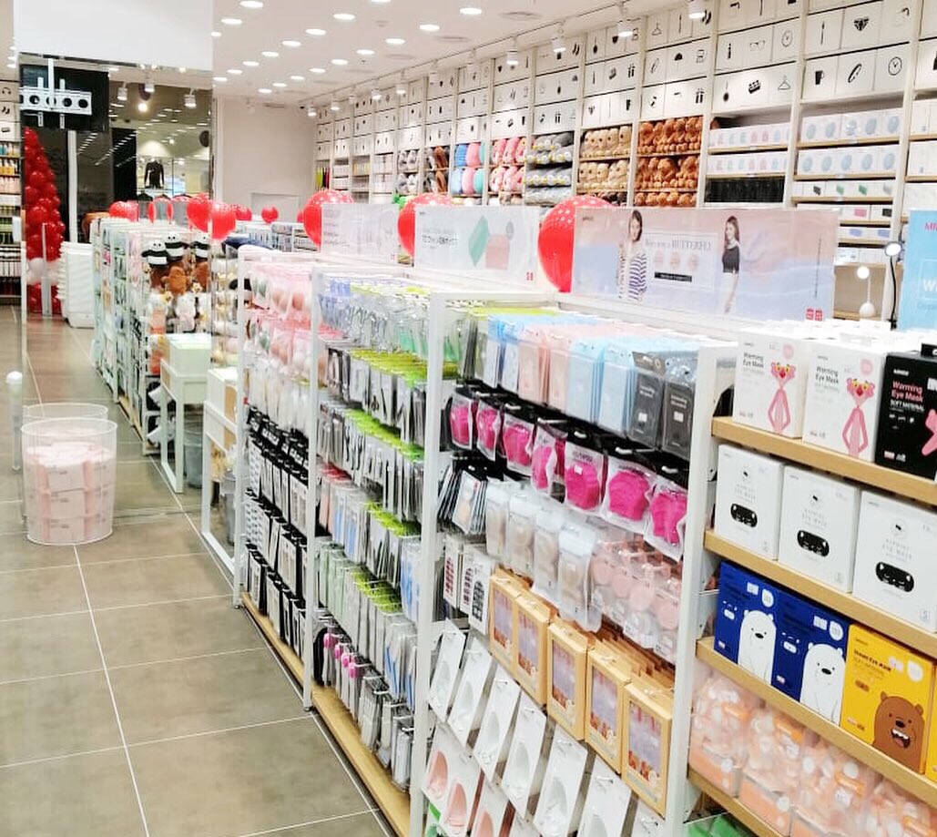 Miniso Saudi Arabia Op Twitter صور من افتتاح معرض عزيز مول بوابه 3 الدور الثاني بجوار بسكوتي نتشرف بحضوركم
