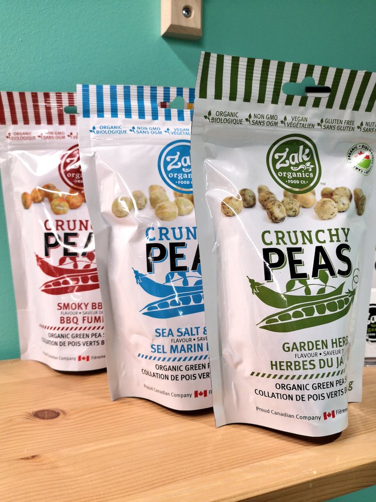 DishntheKitchen's tweet photo. Meet Allen Zak, South Sask 4th gen farmer turned entrepreneur. He founded @ZakOrganics w a goal to create a clean, healthy alternative to typical snack food. First up...these delicious Crunchy Green Pea Snacks @DVaccelerator #DistrictVenturesDemoDay https://t.co/5ArqA3aJd8