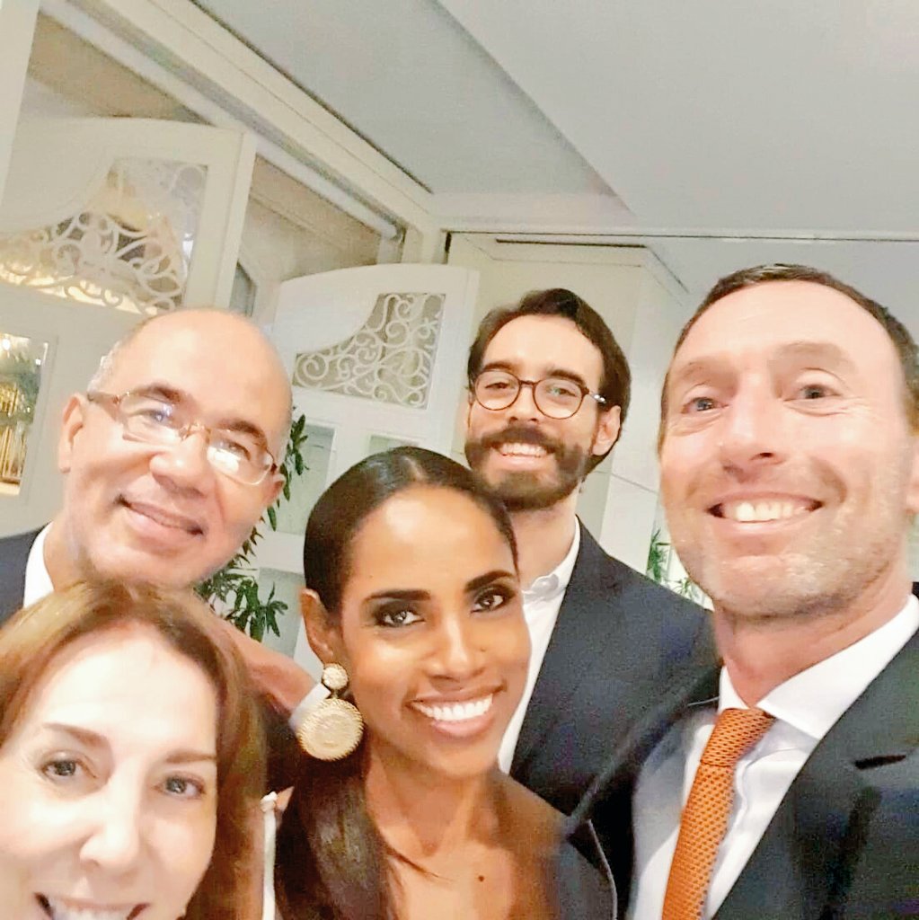 EdnaJaramillotv's tweet photo. Compartiendo una noche agradable, despidiendo al embajador de @NLinPanama, @dirkjanjanssen. Nos alegra haber contado con un embajador que realizó esfuerzos en la reducción del riesgo de inundaciones en Juan Díaz y en la búsqueda de un Panamá más sostenible y con mejor movilidad. https://t.co/Op240Cyu2N