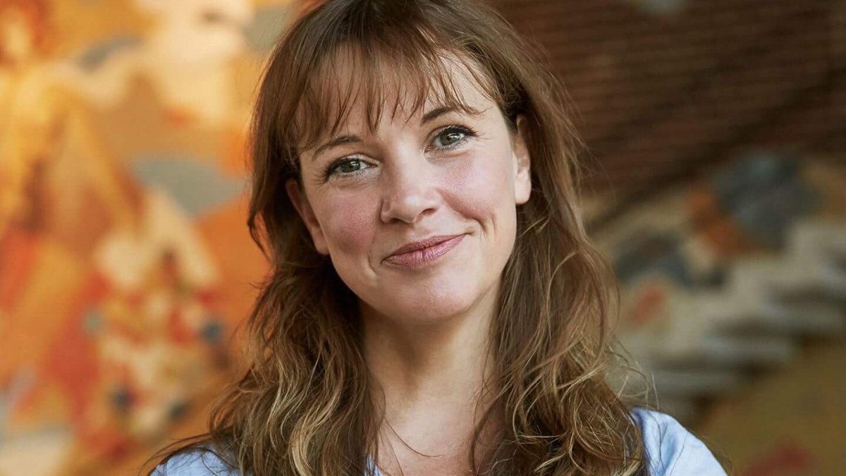SVAcuratorial's tweet photo. SVA MA Curatorial Practice congratulates faculty member Kate Fowle on her appointment as Director of @MoMAPS1 https://t.co/N6lqX7tRkO
@SVA_News #MACuratorialPractice #KateFowle https://t.co/TbHDQZzhEe