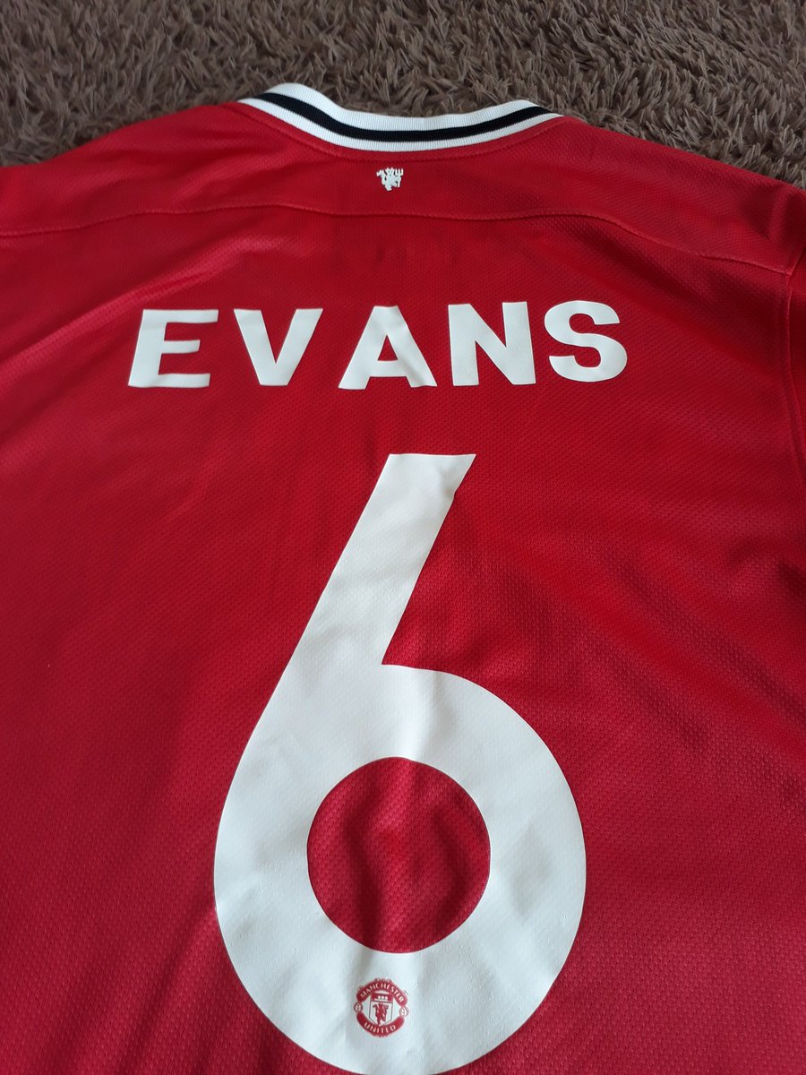 Manchester United Home 2011/12
Only 250K
Size M fit L
Cond: VGC
NNS + Patch Remake
Kain aman

Minus:
- Sponsor Mengkeret

Rekber: Tokopedia/Bukalapak
Nego dan Detail: +6285227779779

#MUFC #Jersey4sale #JerseyOriginal #redstoreID