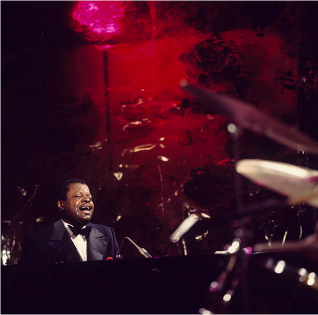 dean_frey's tweet photo. #InPerformance
Oscar Peterson by David Redfern, 1964 https://t.co/YbiB01uGoD