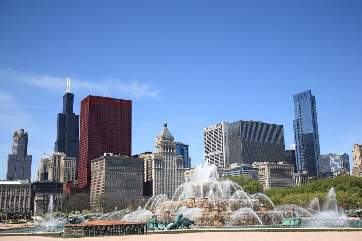 GLChicago's tweet photo. Summer is officially here! Kick off your summer and see these great views and more on @GLChicago 's Historic South Side Tour! #FindAReasonToGo #SightseeingEverywhere  #TravelPhotos #TheBucketLife https://t.co/KqZAooLnLi