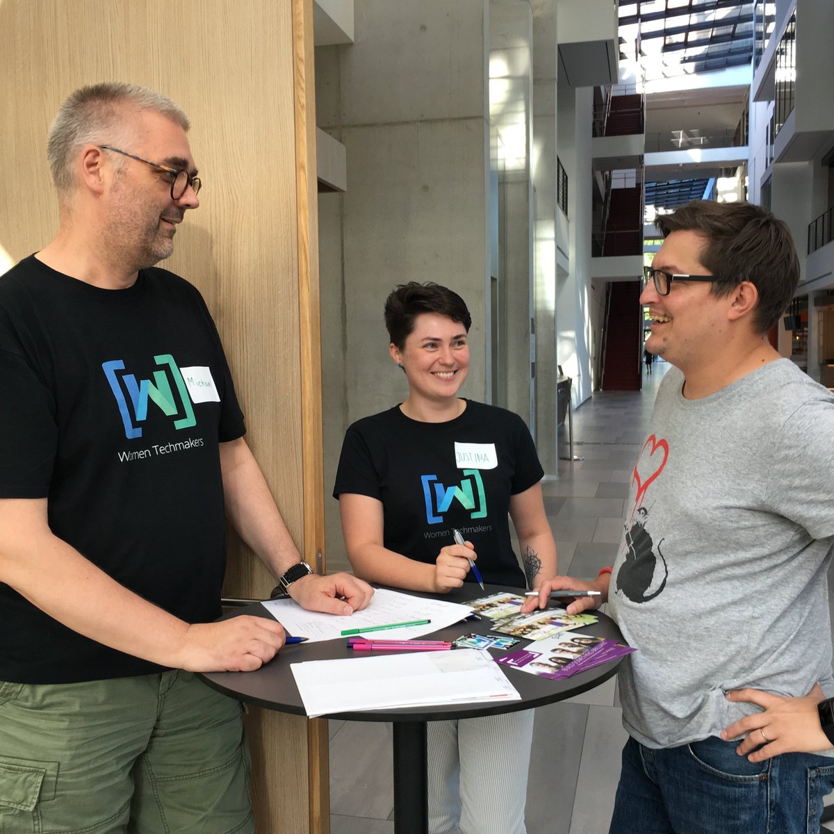 FFMDataScience's tweet photo. Our Co-Meetup with @WTM_Frankfurt and @women_in_ai is about to start! We welcome our speakers, @Vids_Mueller, @DrSchnuw and @Andre_Lange_. The topic today: #GoDoGoodData ✌️#FFMDataScience #RheinMainRocks https://t.co/ppMsEw14Mo