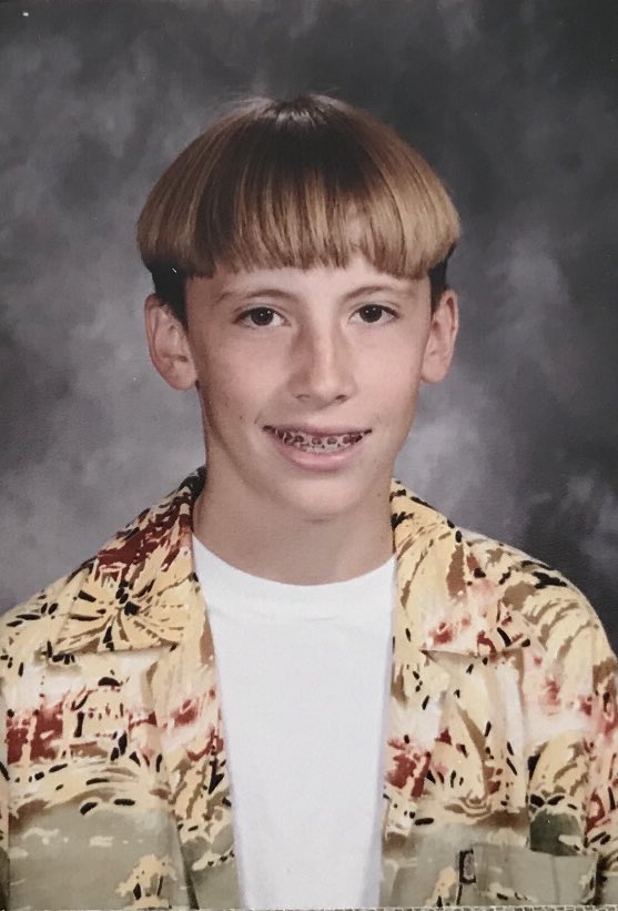 SamBaumananas's tweet photo. #tbt
I was once famously quoted as saying:
“One day I’ll be the only kid in high school with a bowl cut!”
Luckily this picture in 7th grade would be the year that oh so BOLD dream came to an end
#FlowBucket https://t.co/pzMIIiPZdw