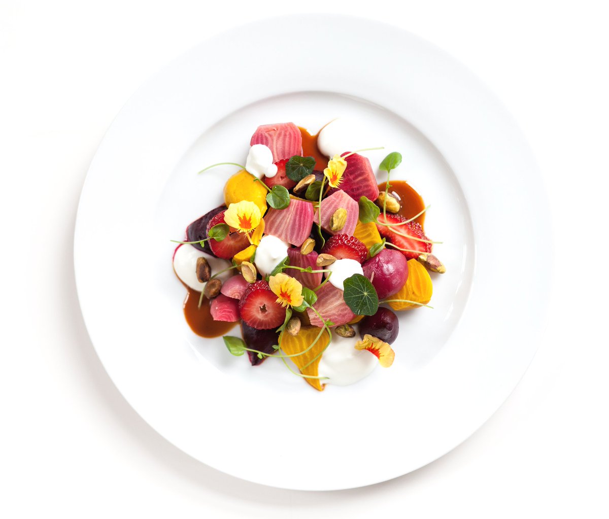 Baby beets that can’t be beat! 🌱 Enjoy a taste of Summer from our onsite caterer @ParamountEvents. ☀️ The perfect pair for you next event at #TheLakewood: bit.ly/2Ss4aVy.🍽️