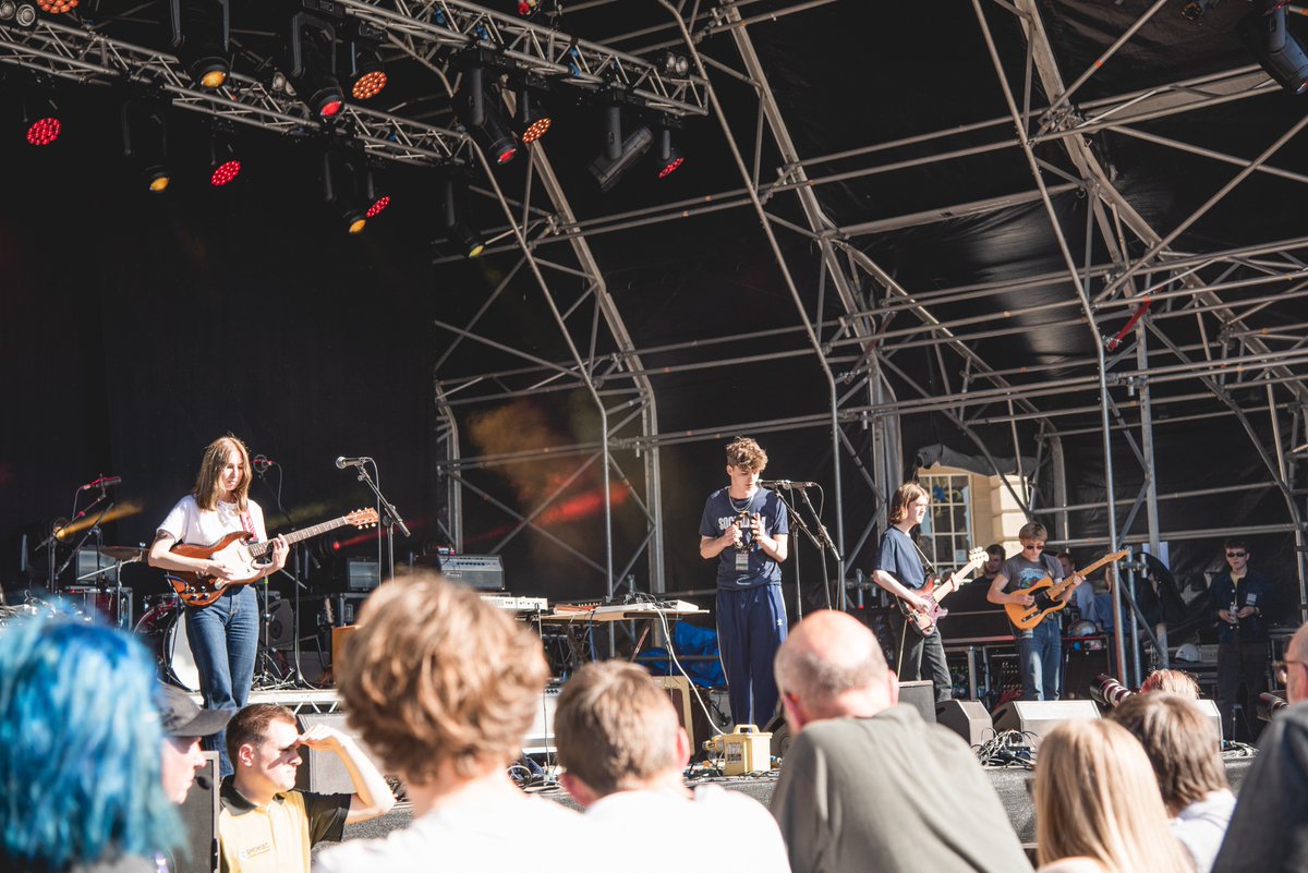 ThePieceHall's tweet photo. @work1ngmensclub were amazing! Up next Amyl &amp; The Sniffers take to the stage at 6.20pm https://t.co/yCWsyT3xKm