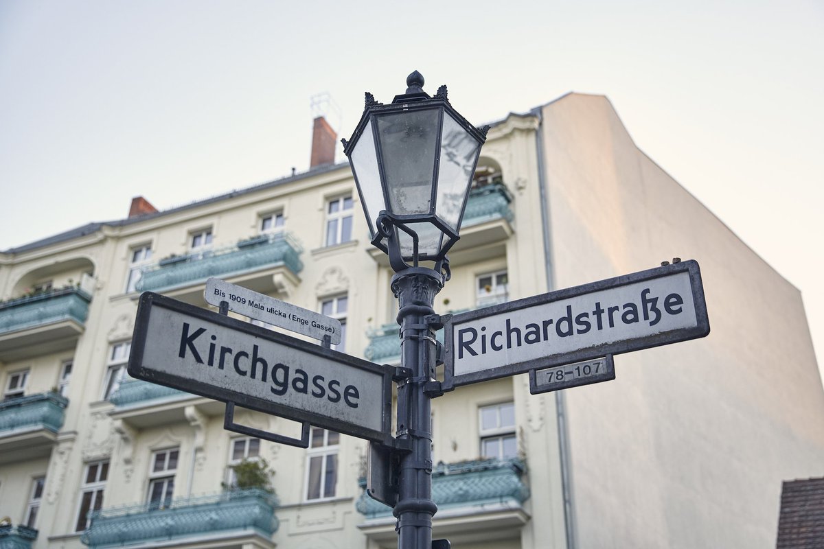 UnicornBerlin's tweet photo. Freut ihr euch schon auf unsere Eröffnungsparty vom neuen Unicorn Village in Neukölln? Am Freitag ab 16 Uhr in der Richardstraße 85 gehts los!
Freunde und Familien sind alle herzlich willkommen 🎈 #unicornvillage #eröffnungsparty #berlinneukölln #hoffest #workspaceasaservice https://t.co/cHJCH7fIpy