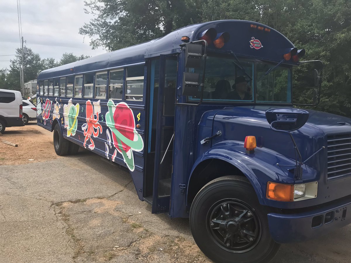 ehhs_jenngibson's tweet image. One of my favorite days of the summer: riding the @hallcomediaspec #ReadingRocket with my sidekick! Shoutout to @Hall_Schools for doing it right and supporting initiatives that make a HUGE impact on our students and community! #SummerReading #BuildingBetterCommunities