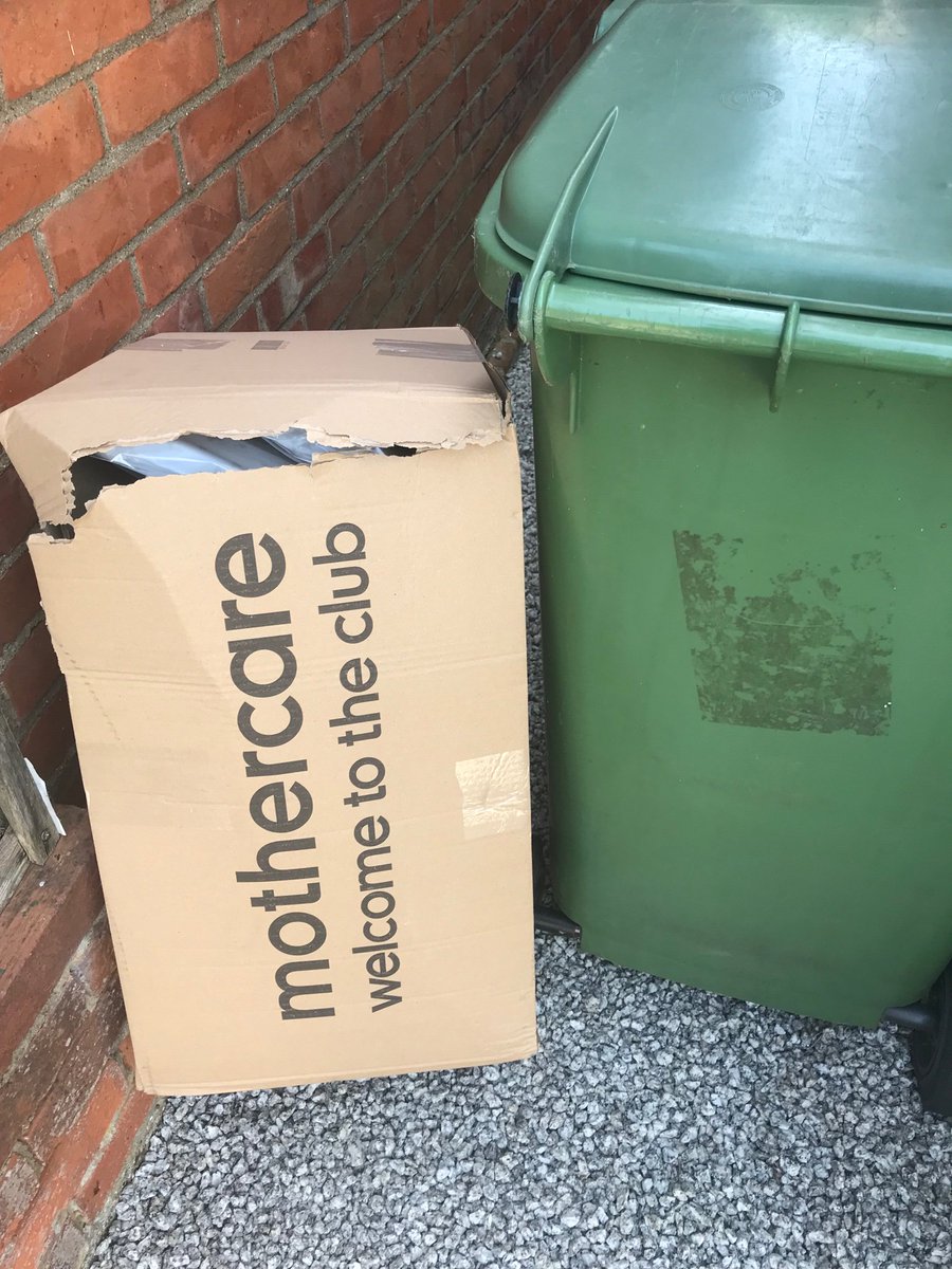 LisaJentus's tweet photo. Another careful delivery from @YodelOnline whilst I was sat at home waiting for it to arrive. @mothercareuk @Mothercarehelp 

Not good! 😢 https://t.co/HzaqhBUVdS