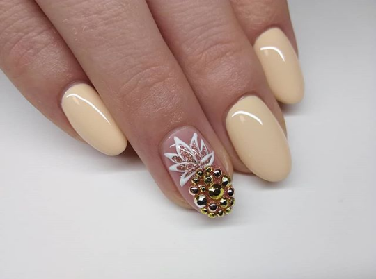 short nails with pineapple design | Pineapple nails, Pineapple nail design,  Nails