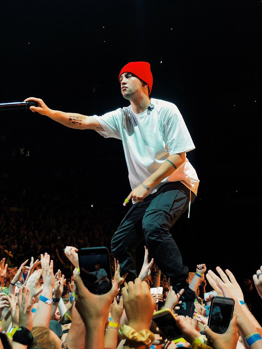 aneyray's tweet photo. 4 of my favorite photos from #banditomemphis #banditotour of @twentyonepilots ! Shot w/ iPhone 8+ edited via: VSCO app https://t.co/UMabjICvEl
