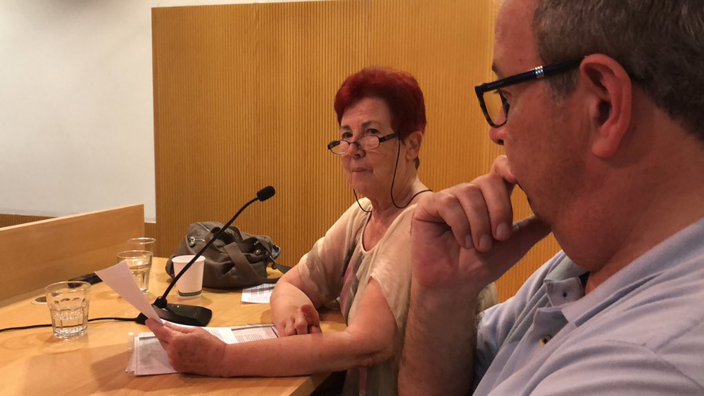 #judithastelarra y <a href="/VictorCliment/">Victor Climent</a> presentando libro Políticas Públicas para la Equidad Social (v.1y2), en el #VencuentroYIIJel de <a href="/RedINCHE/">Red de Investigadoras/es Chilenas/os</a> <a href="/redeschilenas/">Redes Chilenas (ReCh)</a> <a href="/RmoVirgin/">Rommy Morales-Olivares 💚</a> <a href="/judithmusaa/">Judith Muñoz Saavedra</a> <a href="/UniBarcelona/">Universitat de Barcelona</a>