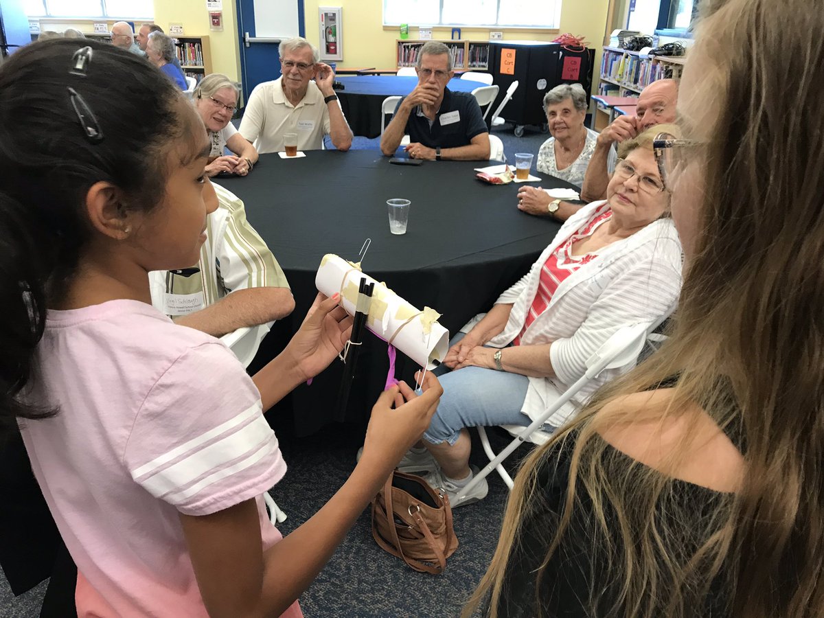 mattdeichmann's tweet image. A first for @FrancisHowell, a summer senior PALS event - Kids in the elementary STEAM camp are expanding perceptions! #FHSDLearns #FHSDinnovation