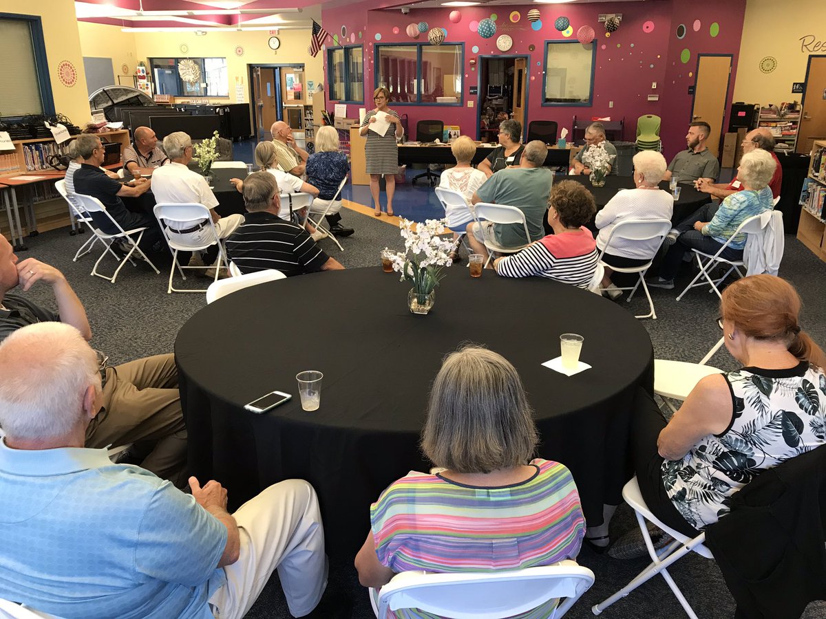 mattdeichmann's tweet image. A first for @FrancisHowell, a summer senior PALS event - Kids in the elementary STEAM camp are expanding perceptions! #FHSDLearns #FHSDinnovation