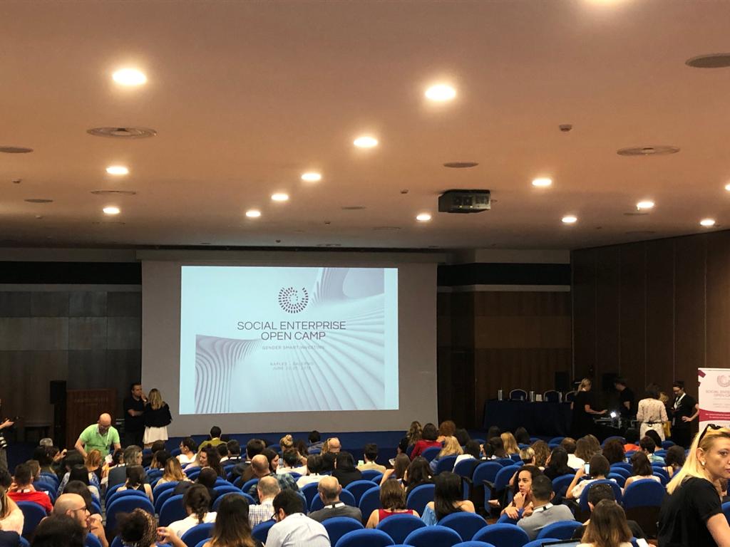 tripmetoo's tweet photo. Si è concluso martedì il #socialenterpriseopencamp un evento internazionale che ha coinvolto esperti e imprese ad impatto sociale a ragionare su temi fondamentali ed obiettivi  per una crescita #inclusiva e #sostenibile.
#diversity #socialinnovation
https://t.co/0Xucv5lkl6 https://t.co/6UuNm9dWFq