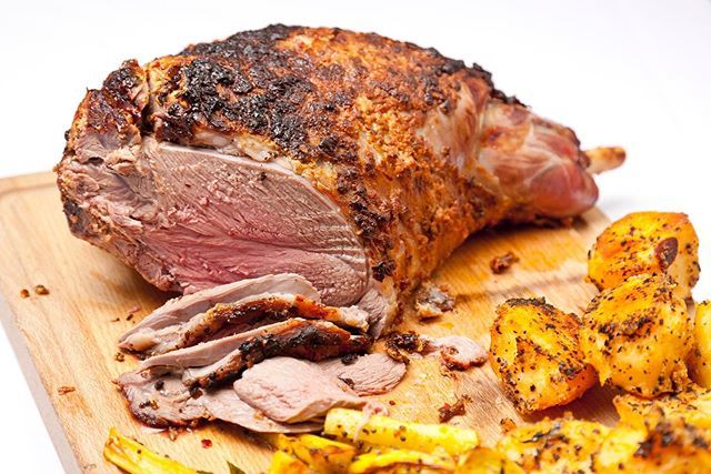 thekilns's tweet photo. Sunday Lunch is served between 12:00 and 5pm.
Bookings on 01277217107 https://t.co/875Im50OMH https://t.co/yZlQ4qkdhH
