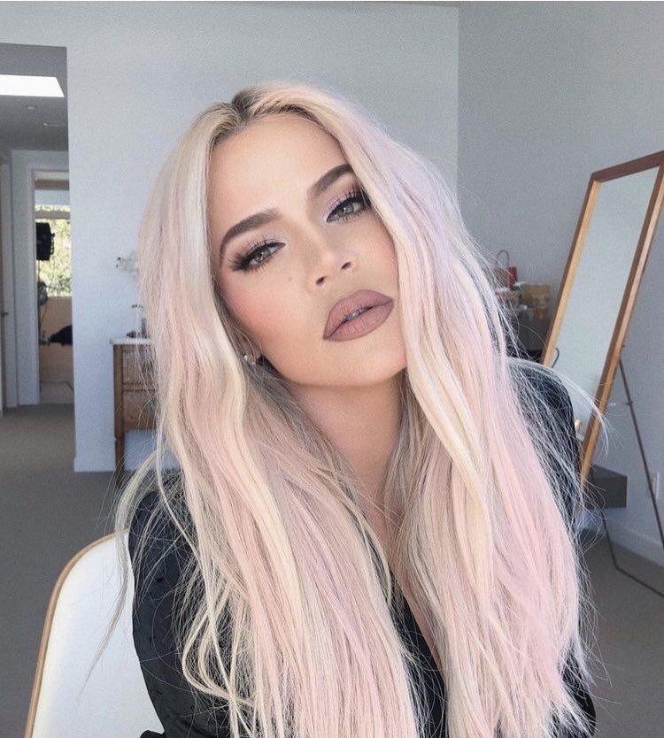 Happy birthday khloe Kardashian you are really pretty and I love your family and daughter is so cute  