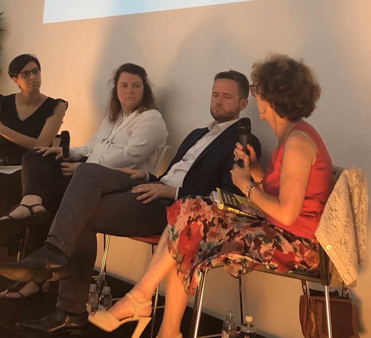 #AXATalk comprendre l’économie  et la finance à l’école dans l’Entreprise pour Épargner Mieux <a href="/MarieeOlivier/">Olivier Mariée</a> <a href="/micoleaumarcel/">pascale micoleau</a> <a href="/CathChazal/">Catherine Chazal</a> <a href="/DamienBescheron/">Damien Bescheron</a> <a href="/hedwigef/">Hedwige Carré</a>