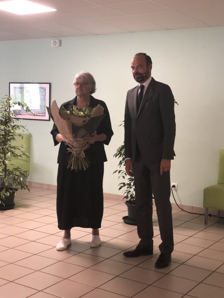 agnesfirmin's tweet photo. Ravie d’accueillir @EPhilippePM au #Havre pour la remise de la légion d’honneur @ChristineLalla1 . Une juste récompense pour son investissement @LigueHavraise en faveur des personnes en situation de #handicap. Un grand bravo et vive #LH https://t.co/ap77VEU0rR