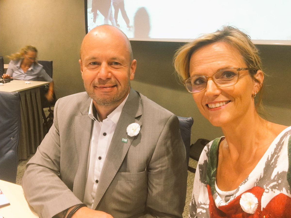 D66MidDrenthe's tweet photo. En @aknoeff en @HarmavdRoest zitten er klaar voor. Raad @middendrenthe over oa huisvesting Smeenge school en beweging in gezondheid... https://t.co/Uw8xM7Kdlp