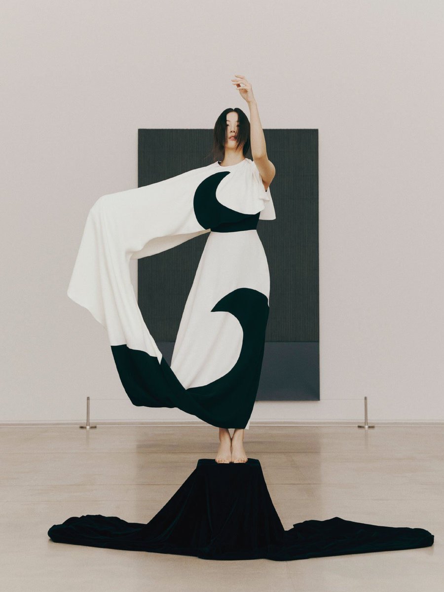 Sunmi photographed at the Museum of Modern and Contemporary Art as a