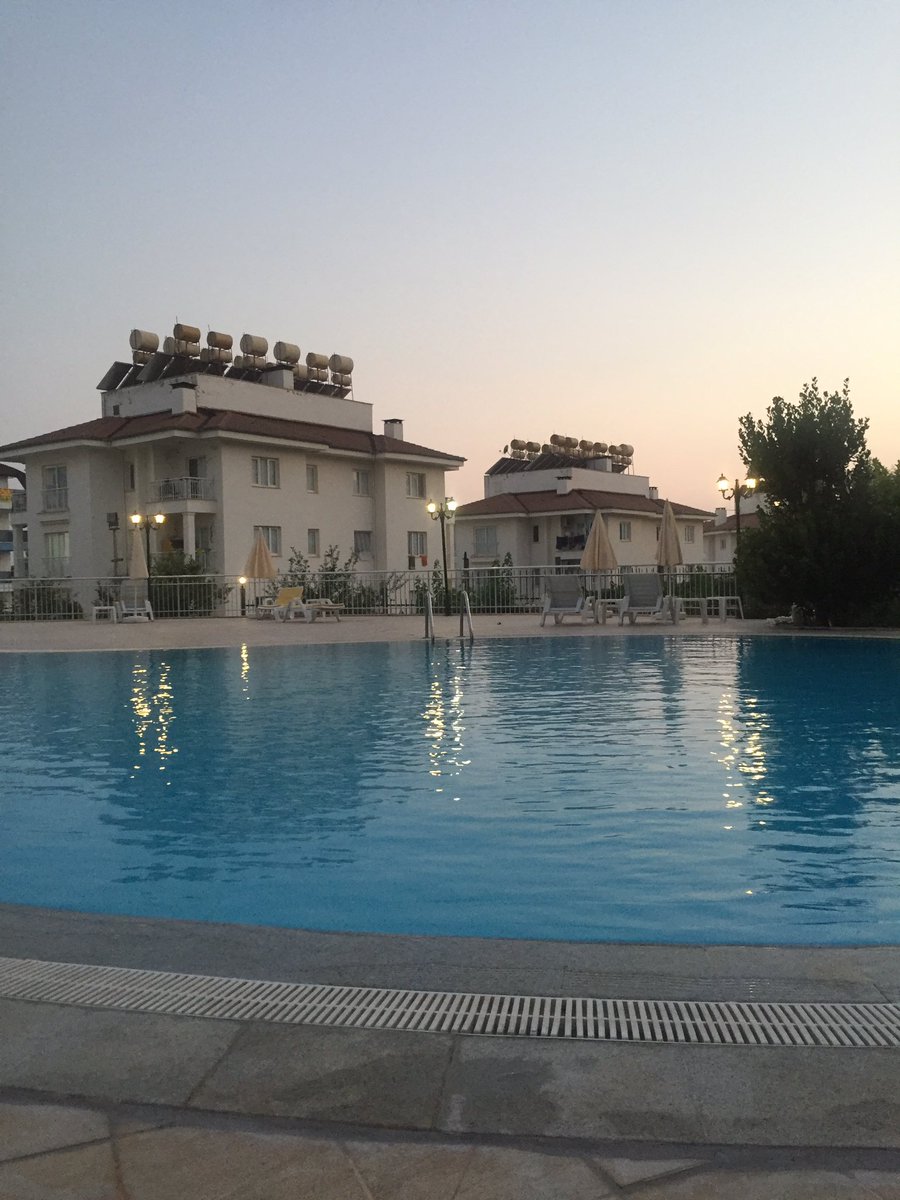 rominush29's tweet photo. Swimming in the evening is just perfect. 🙈. #SummerinTurkey https://t.co/rWvwVDd2Mz