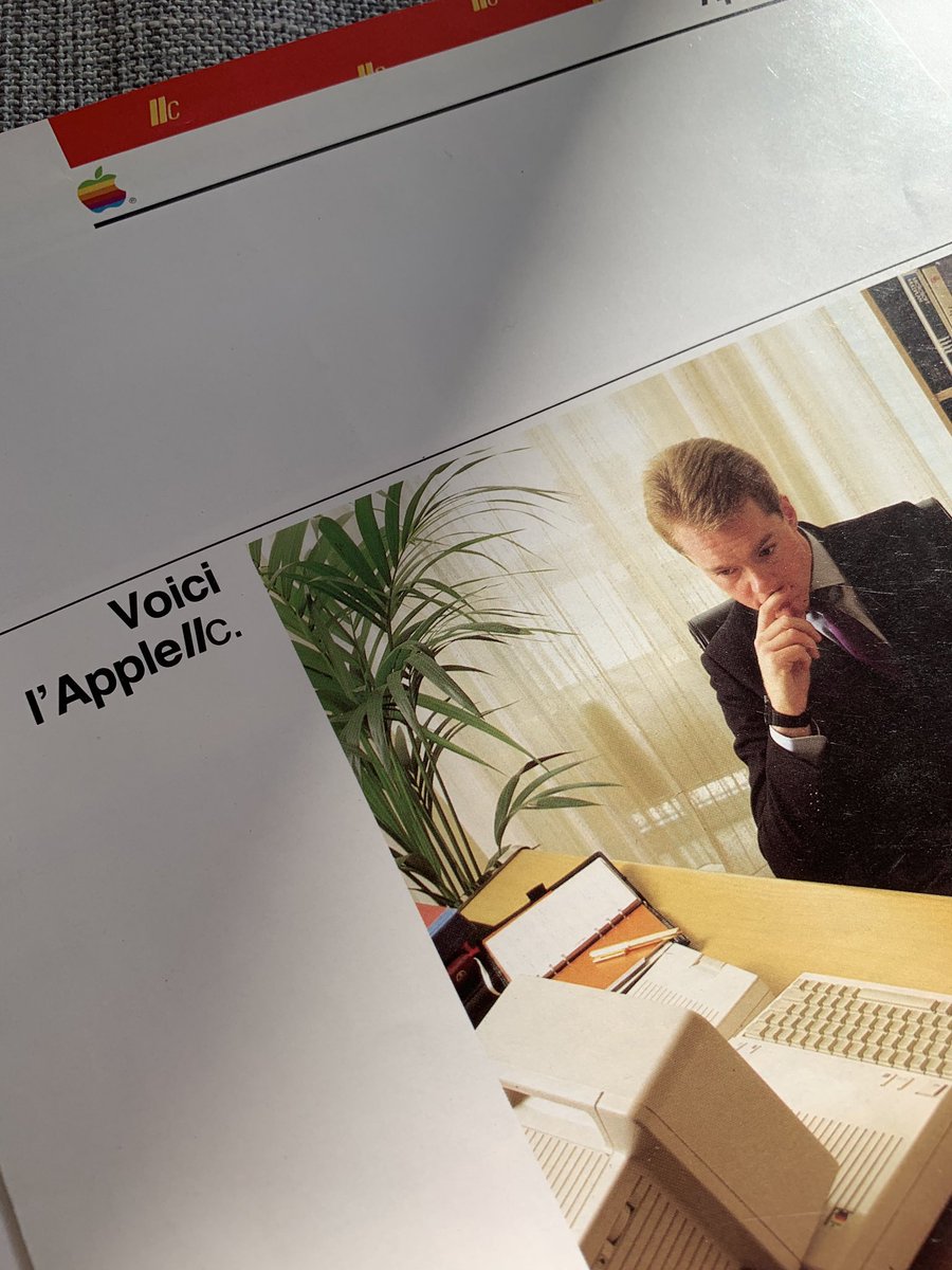 commeunarbre's tweet photo. On va passer commande, c’est décidé  #apple 1984 https://t.co/9tOGA7ZHLL