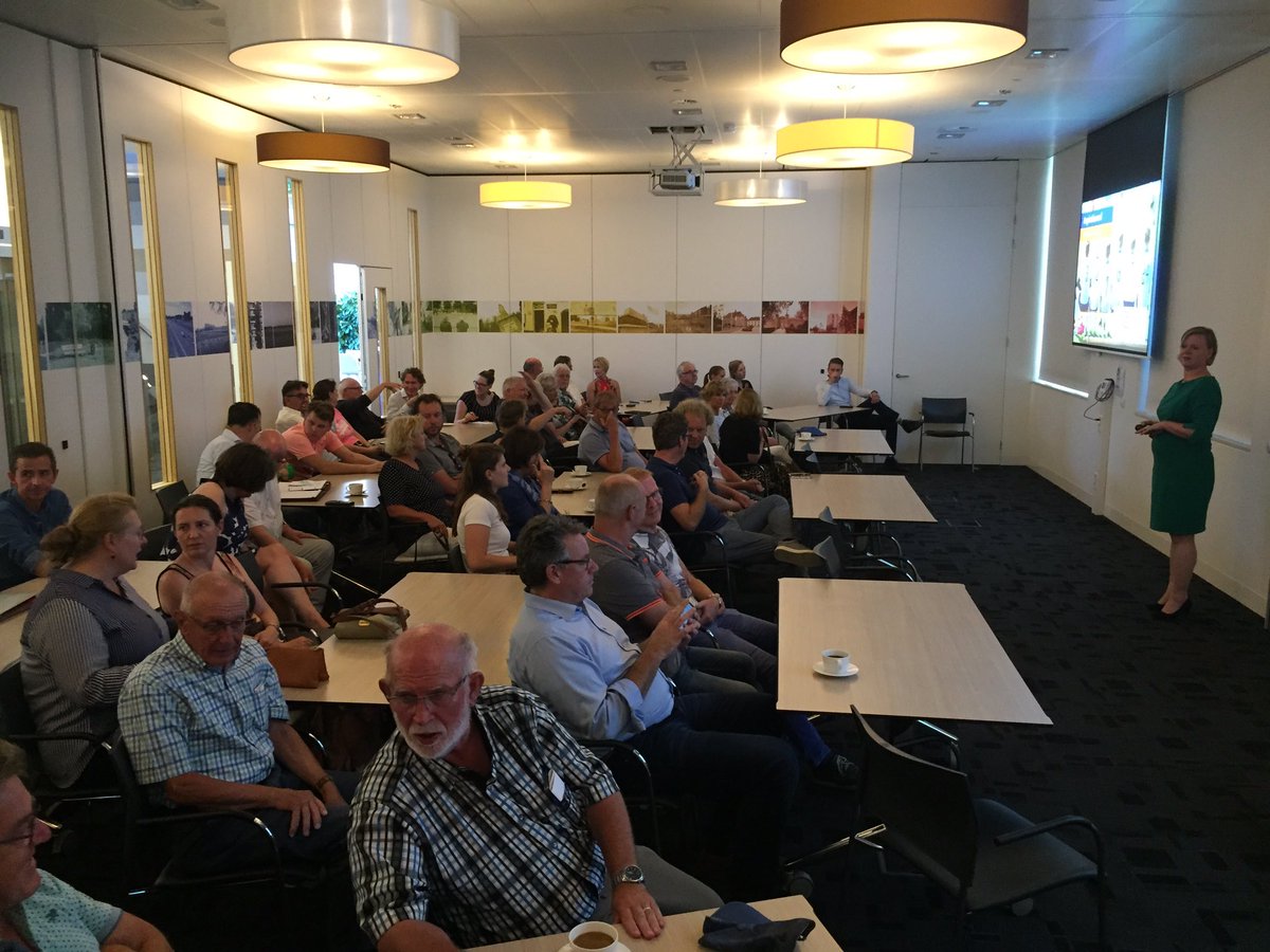 DaveSchoonen's tweet photo. En vanavond in de rol als #procesbegeleider voor #verenigingsondersteuning door @Rabobank #HvDM bij de inspiratieavond voor het 2e jaar. Mooie opkomst met diverse type vrijwilligersorganisaties! @nocnsf @Kunstbende @LKCA_ @Sportservice_NB https://t.co/TKxKDrmrK5