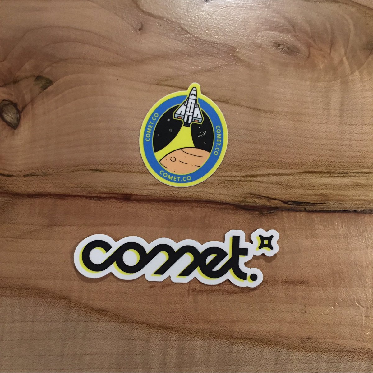 freeCodeCampPAR's tweet image. Merci à @comet_freelance qui accueille notre 9e session de code avec des boissons fraiches et un ventilateur pour survivre à la canicule  👩🏻‍💻👨🏻‍💻😅 Et nous accueillons avec plaisir une campers de Singapour #freeCodeCampMagic ✨ @freeCodeCamp #freeCodeCamp @MeetupFR #code #fccparis