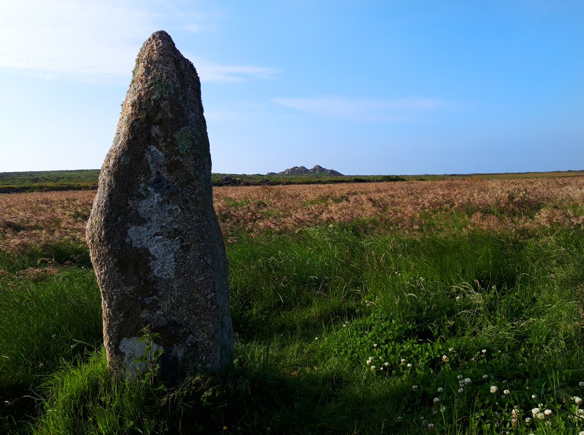 Mên Scryfa.Inscribed stone that reads "Rialobrani Cunovali fili" or "Royal Raven, Son of Cunoval." We've Caer Bran (Crow/Raven Fort) nearby so that may be a link. Its age is uncertain but the inscription is thought to be medieval, the stone prehistoric. #PrehistoryOfPenwith