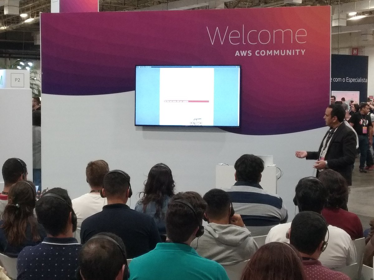 awsusergroupsp's tweet photo. Previsão de séries temporais em uma plataforma de Big data. 🤯 #AWSSummit #AWSCommunity #devlounge https://t.co/o6yZUdUNzV