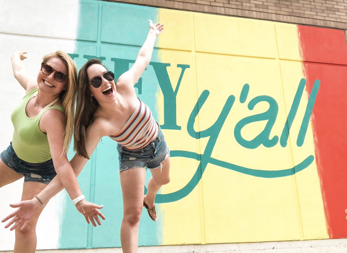 We’re so lucky to have sisters close to home even when we’re miles away from the Eta Castle💙 #wlfeowednesday 
instagram.com/p/BzN6mRynt0P/…