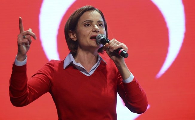 ZaferArapkirli's tweet photo. KIRMIZI KAZAKLI KADIN...

Millet, 23 Haziran'da o kırmızı kazağın içindeki yiğit kadına da @ccanannnnnn verdi onayını. Sahip çık Ey İstanbul!
İte çakala yedirme. https://t.co/Qy09LTuzxP