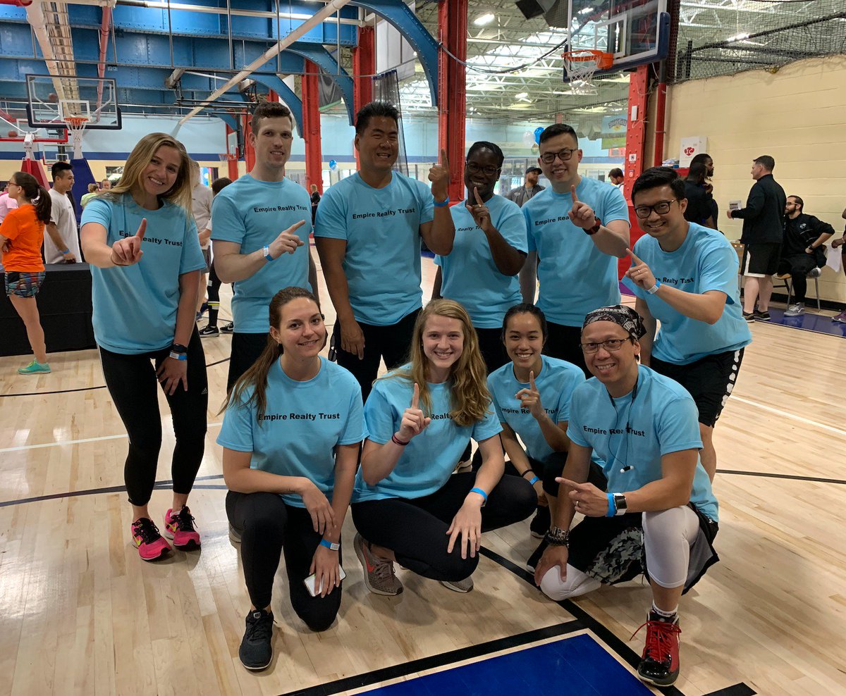 ESRTsocial's tweet photo. #TBT: From rock climbing to stacking cups, we had a great time participating in the 30th Annual @JDRFREGames and supporting their ongoing commitment in funding research dedicated to finding a cure for type 1 diabetes. 🧗♀️#JDRFREGames https://t.co/dRFHTrLXki