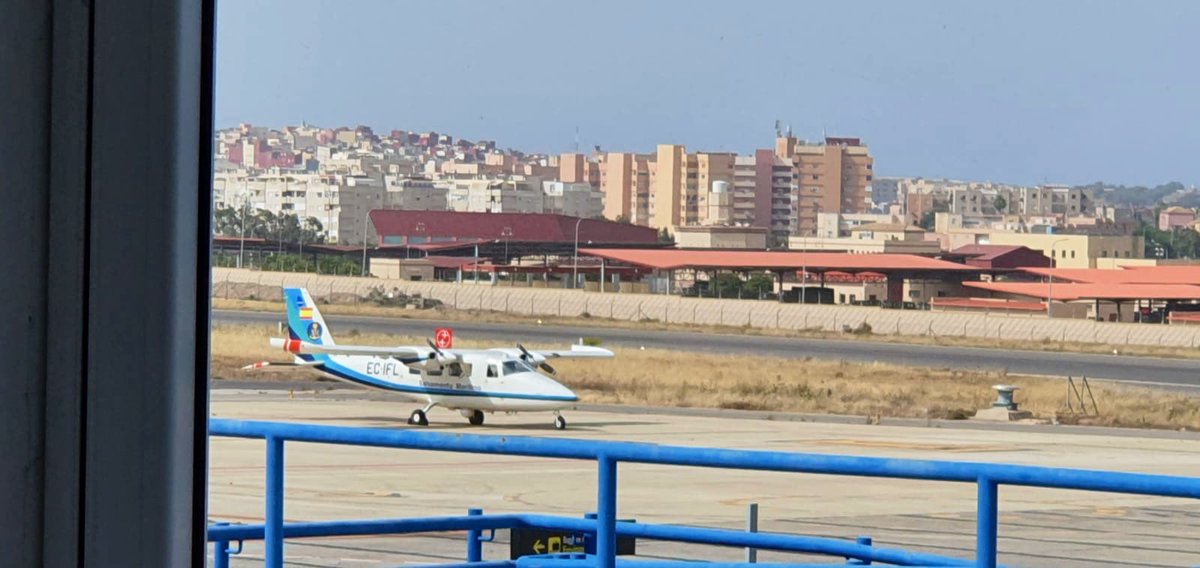 SpottersMelilla's tweet photo. Hoy en #MelillaMLN hemos tenido la visita de esta Partenavia P-68C Victor de @salvamentogob EC-IFL estacionada en el #lima1
.
.
Foto📸: Jorge Pérez
@flynewsmagazine @phelipOulos @linwer @hydra_66 @MSG_spotters @malagaviation @linwer @jmanatol @VadeAviones @MedinaSpotter https://t.co/u8I32n61OT