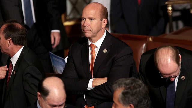 thehill's tweet photo. Delaney blasts Warren for supporting Sanders's Medicare for All bill: She "outsourced health care to someone who isn't even a Democrat" https://t.co/lKeivu2TGs https://t.co/PVCilgwVtP