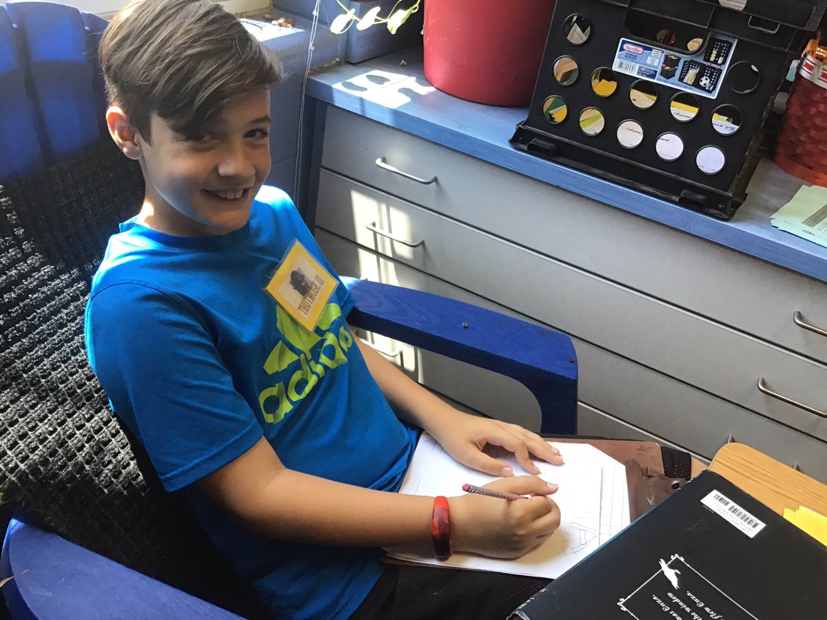 rmccoy313's tweet photo. Comic book artists in action!
@LIBERTYSCHOOLS 
#libertyoaks
#LPSSUMMER19 
@libertyoaks https://t.co/3BG5gpAgvd