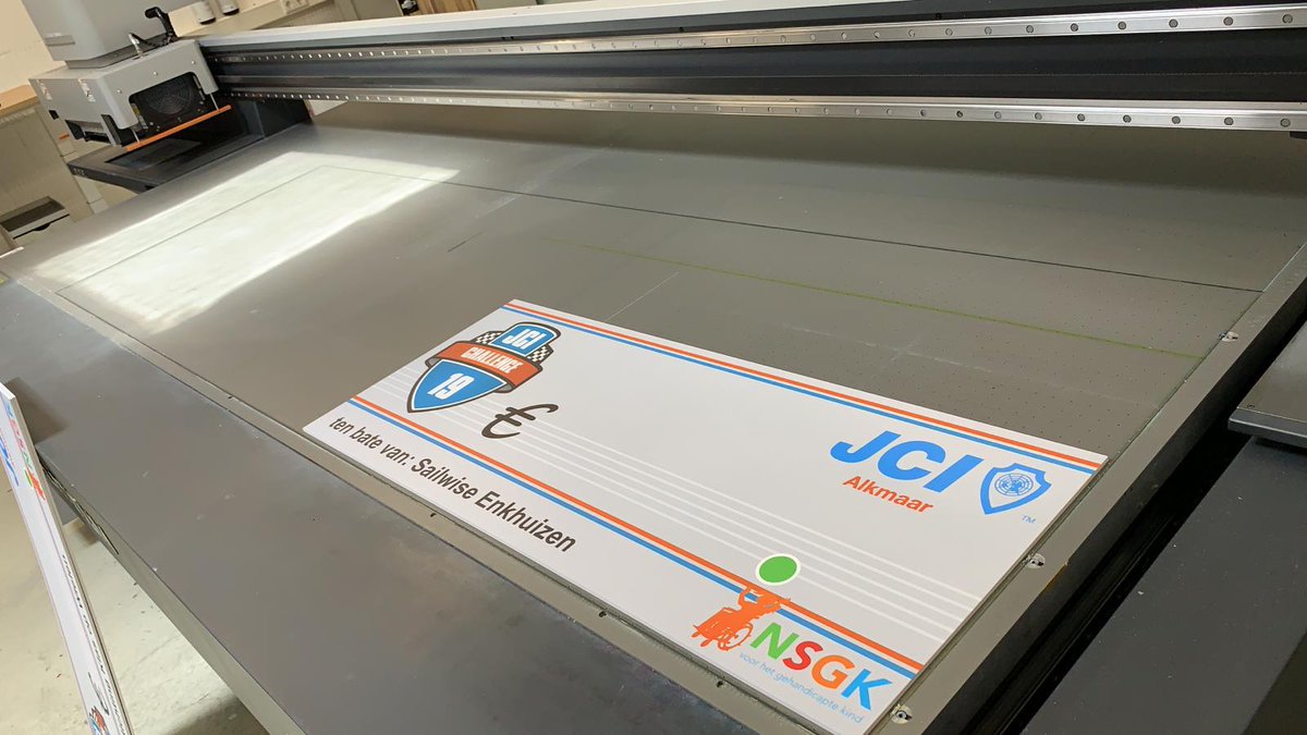 Onze zichtbaar betrokken partner @dejongreclame is druk bezig met de beachflags en goede doelen cheques. Helpt u ook mee voor een zo hoog mogelijke opbrengst?

#bepartofit #JCIChallenge #JCIAlkmaar #6juli2019